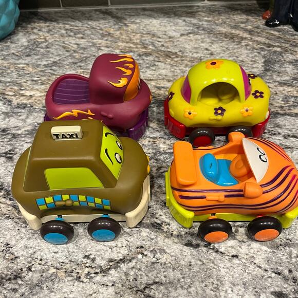 JustB-Byou Soft Vehicles Pull Back Cars- Kid Powered Cars For Toddler 12 months+ - Picture 2 of 5